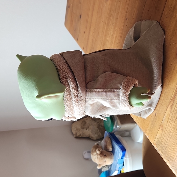 Yoda Baby Display 11" High Quality Mattel Like New! - Picture 2 of 6